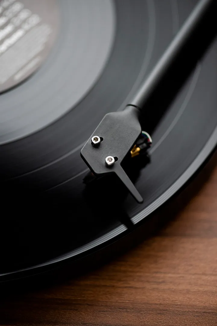 Project Audio E1 Phono Turntable w/ OM5e (Certified Refurbished) - Image 3